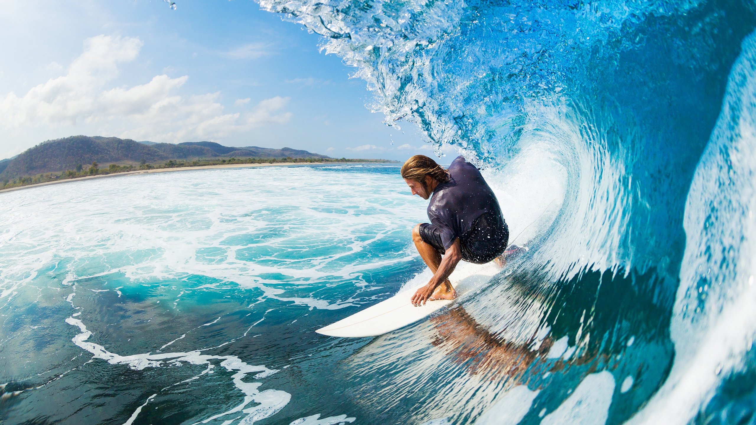 当F1引擎在东北街头咆哮,一场逆转如何撕裂两个平行世界